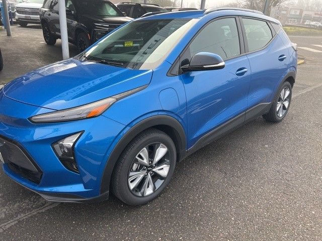 Used 2023 Chevrolet Bolt EUV LT w/ Convenience Package FWD image 6