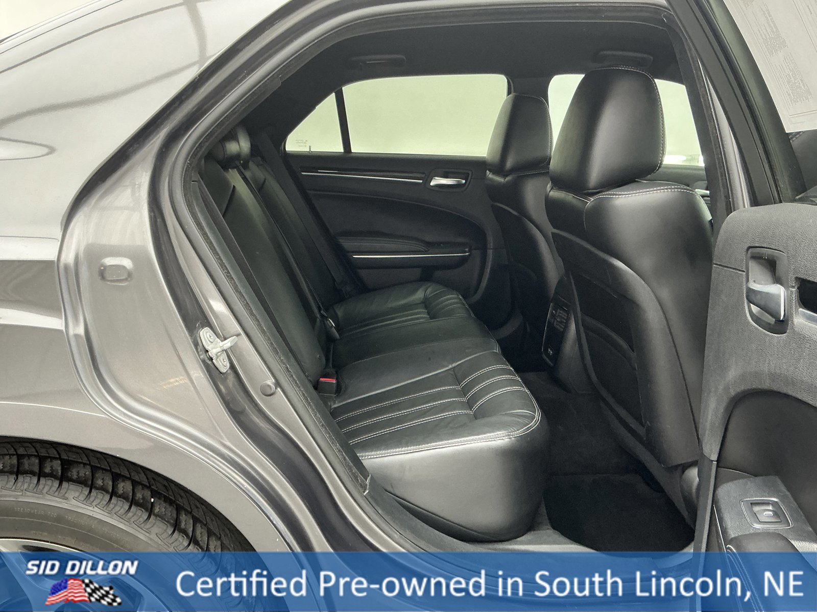 Used 2018 Chrysler 300 S image 23