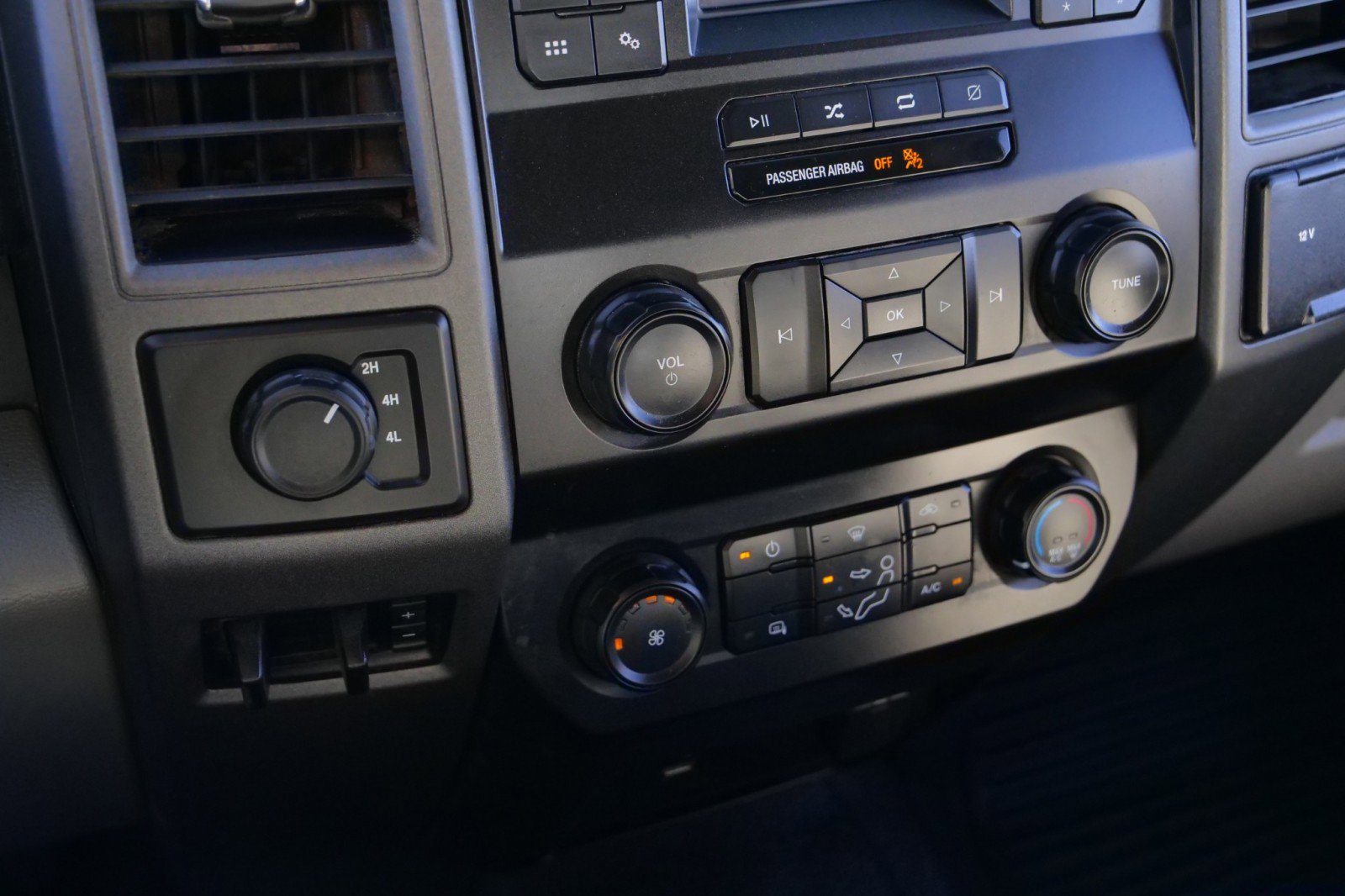 Used 2022 Ford F250 XL w/ Power Equipment Group image 13