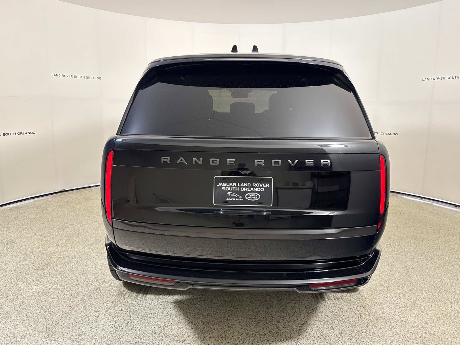 Used 2023 Land Rover Range Rover SE AWD/4WD image 4