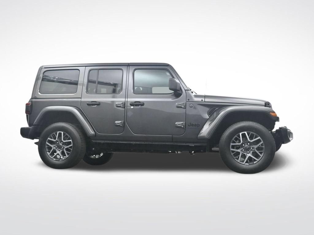 Used 2025 Jeep Wrangler Sahara AWD/4WD image 33
