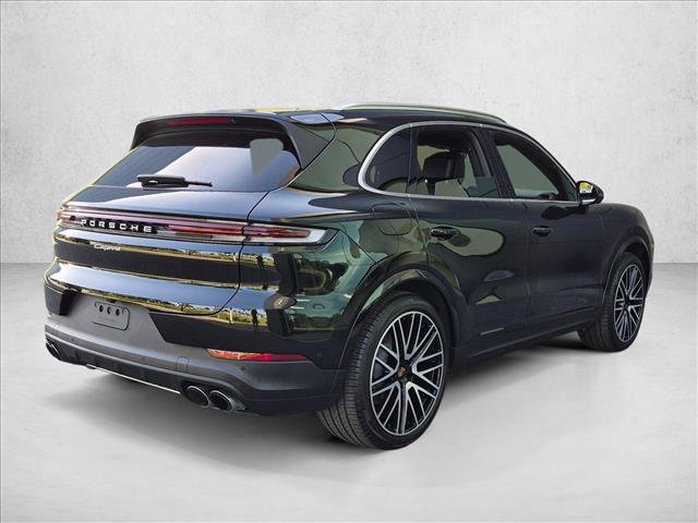 Used 2025 Porsche Cayenne AWD/4WD image 5