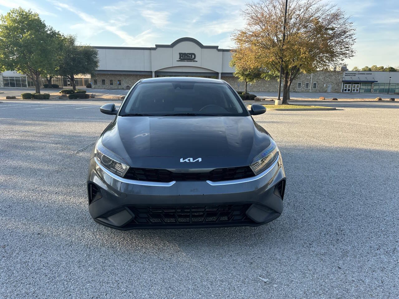 Used 2023 Kia Forte LXS FWD image 2