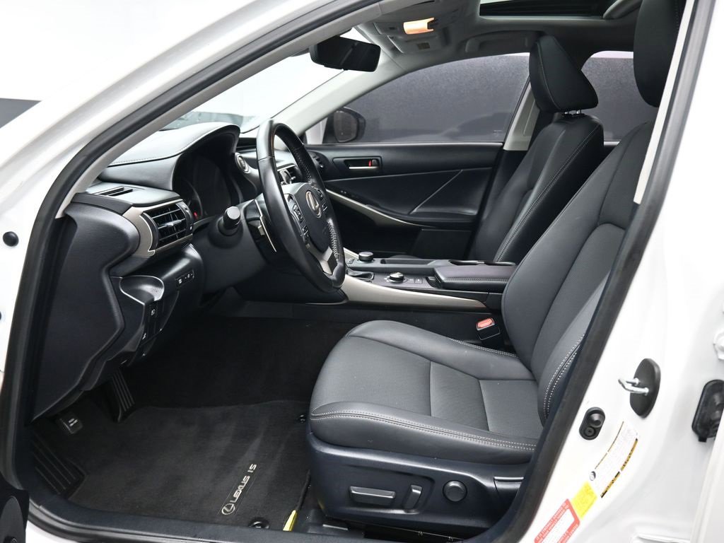 Used 2020 Lexus IS 300 image 11