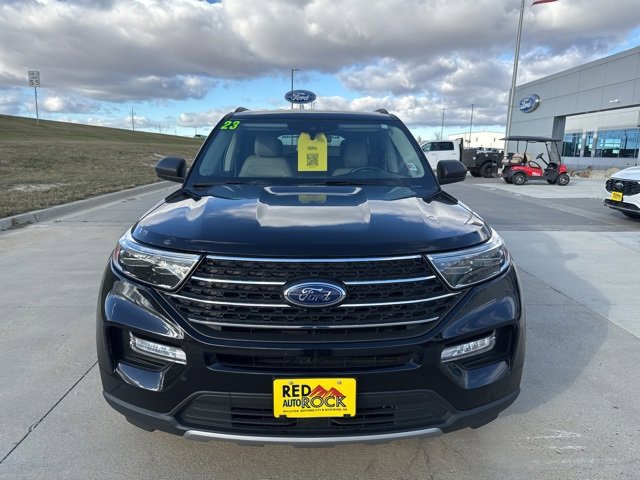 Used 2023 Ford Explorer XLT w/ Equipment Group 202A image 8