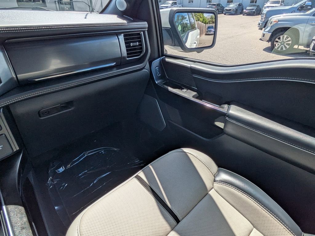 Used 2023 Ford F150 Lightning Platinum AWD/4WD image 12