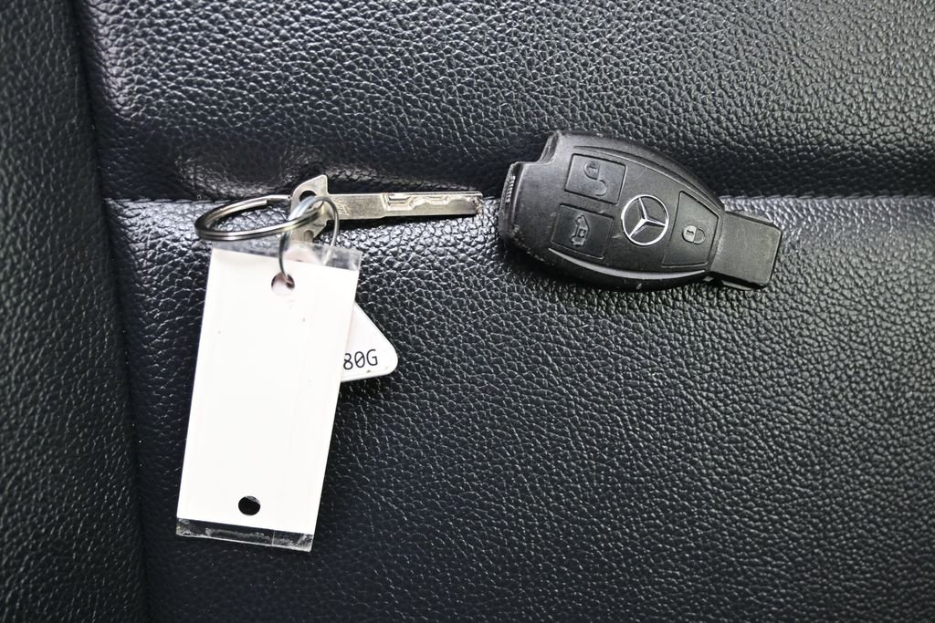 Used 2018 Mercedes-Benz Metris Passenger image 30