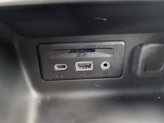 Used 2020 GMC Terrain SLT image 24