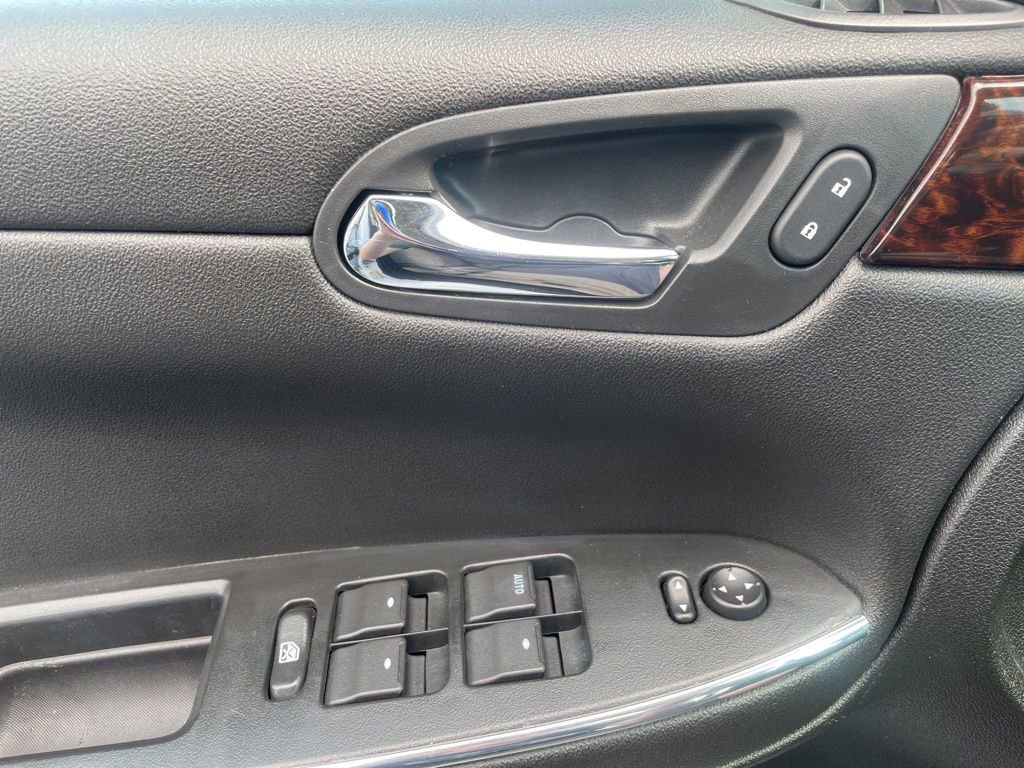 Used 2012 Chevrolet Impala LT w/ LT Sunroof Package FWD image 15