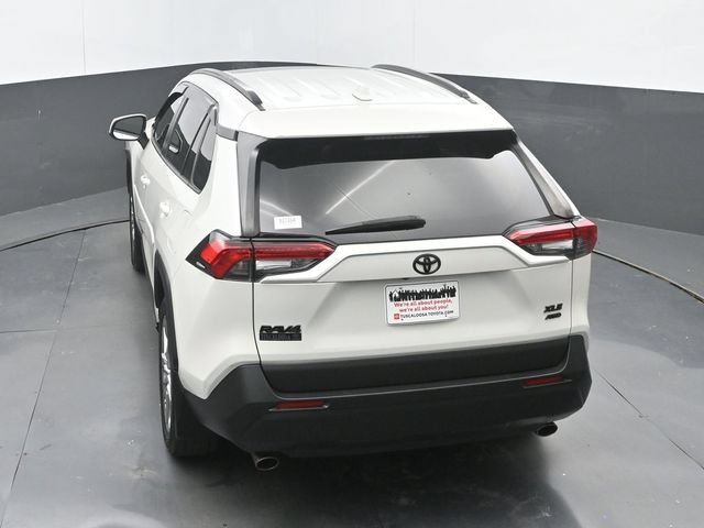 Used 2022 Toyota RAV4 XLE Premium AWD/4WD image 31