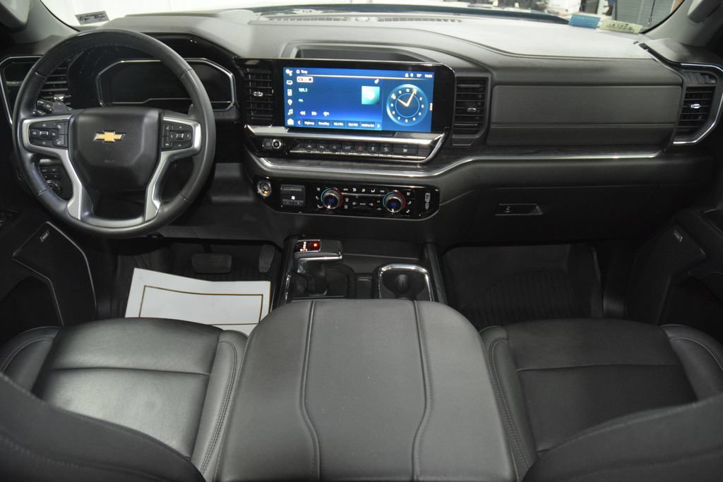 Used 2024 Chevrolet Silverado 1500 LTZ w/ LTZ Premium Package AWD/4WD image 31