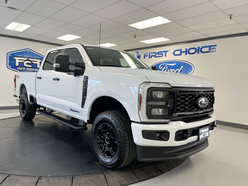 New 2026 Ford F350 4x4 Crew Cab Super Duty image 2