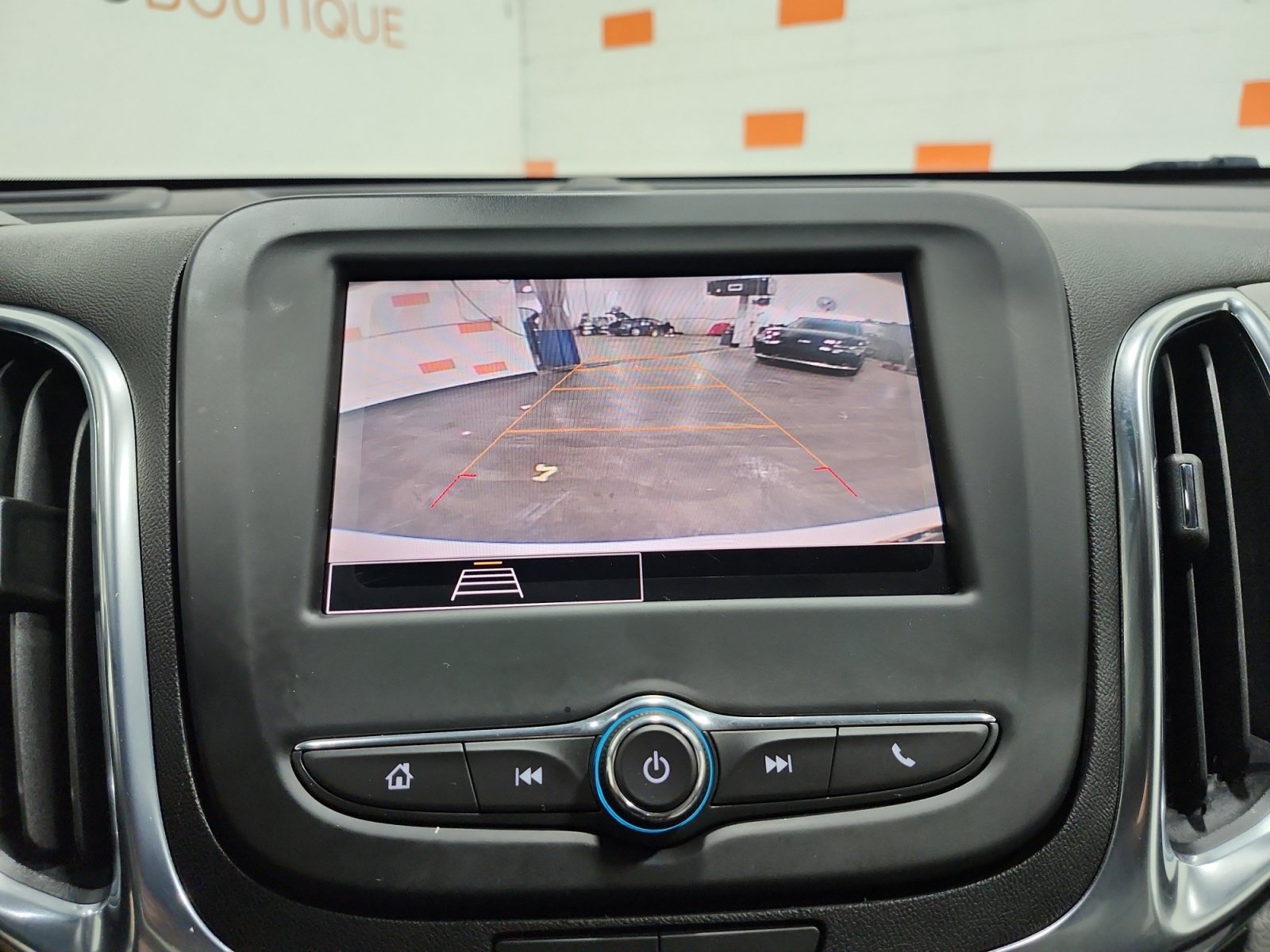 Used 2023 Chevrolet Equinox LS FWD image 17