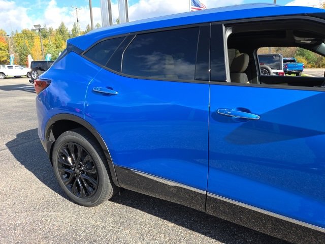 New 2025 Chevrolet Blazer Premier w/ LPO, Black Sport Package image 11