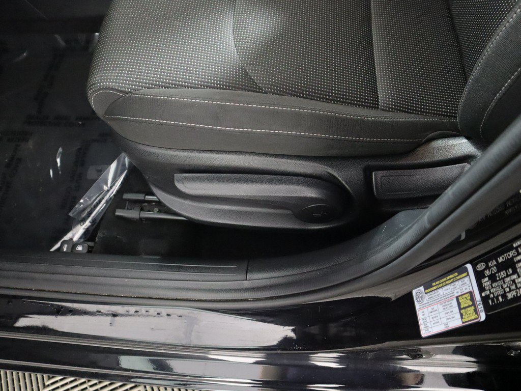 Used 2020 Kia Forte LXS FWD image 27