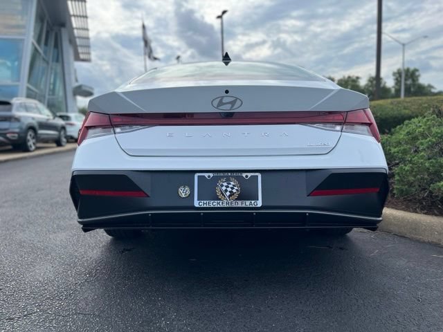 Used 2026 Hyundai Elantra Limited FWD image 10