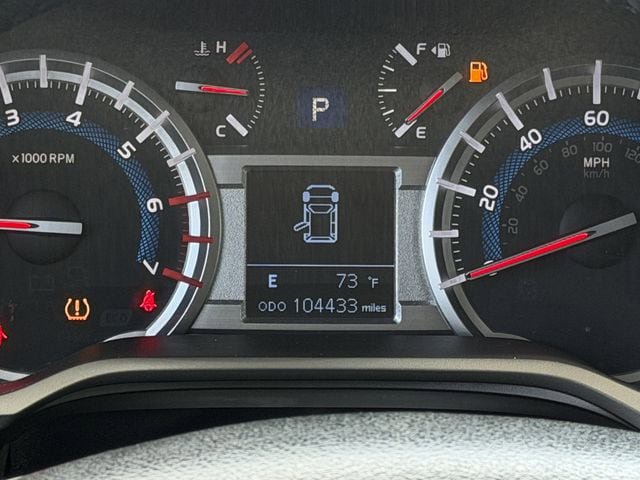 Used 2018 Toyota 4Runner TRD Off-Road AWD/4WD image 17