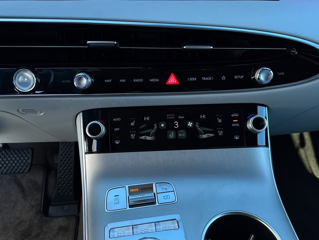 New 2026 Genesis GV70 2.5T Advanced image 9