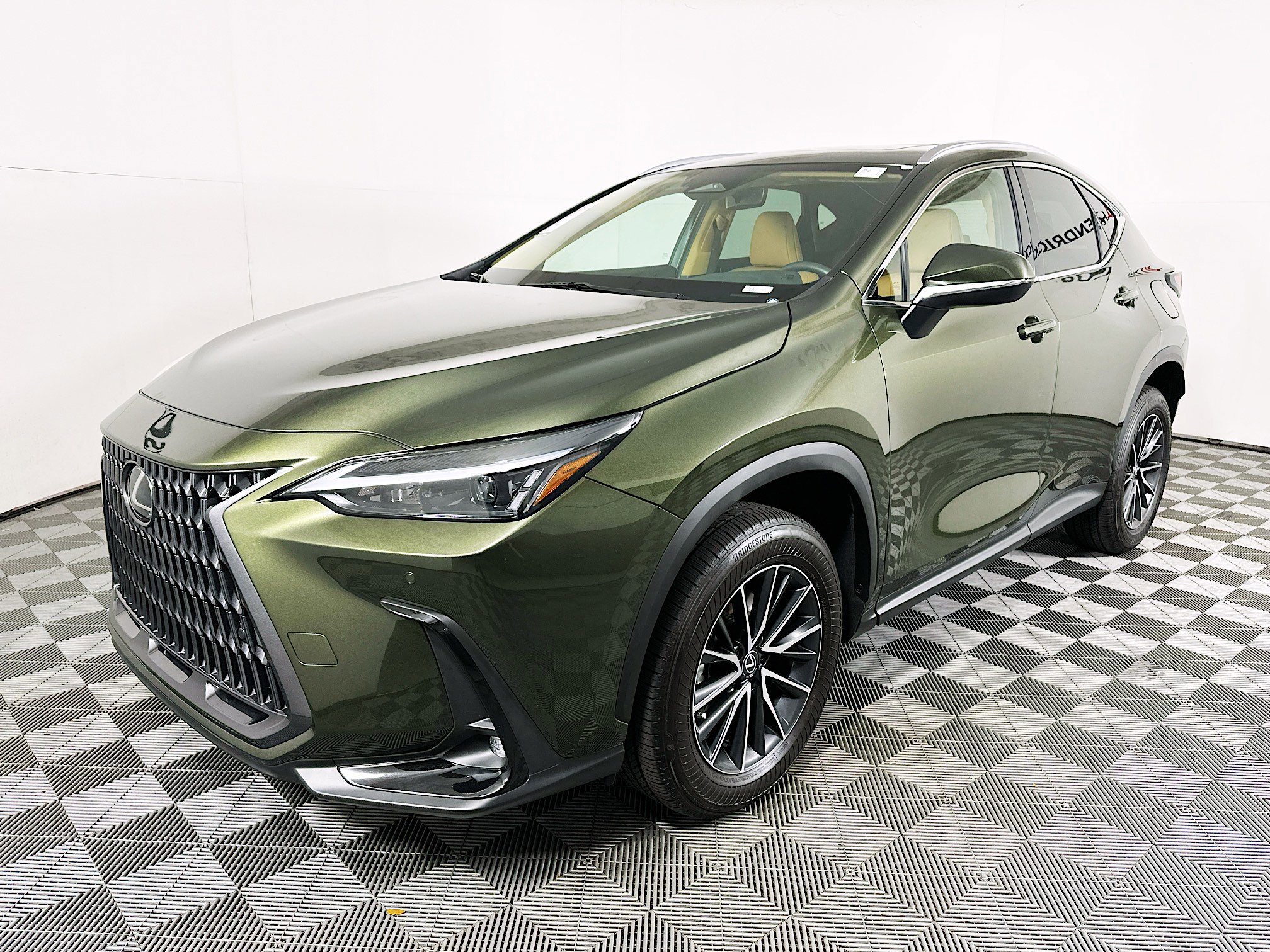 Used 2024 Lexus NX 250 FWD image 7