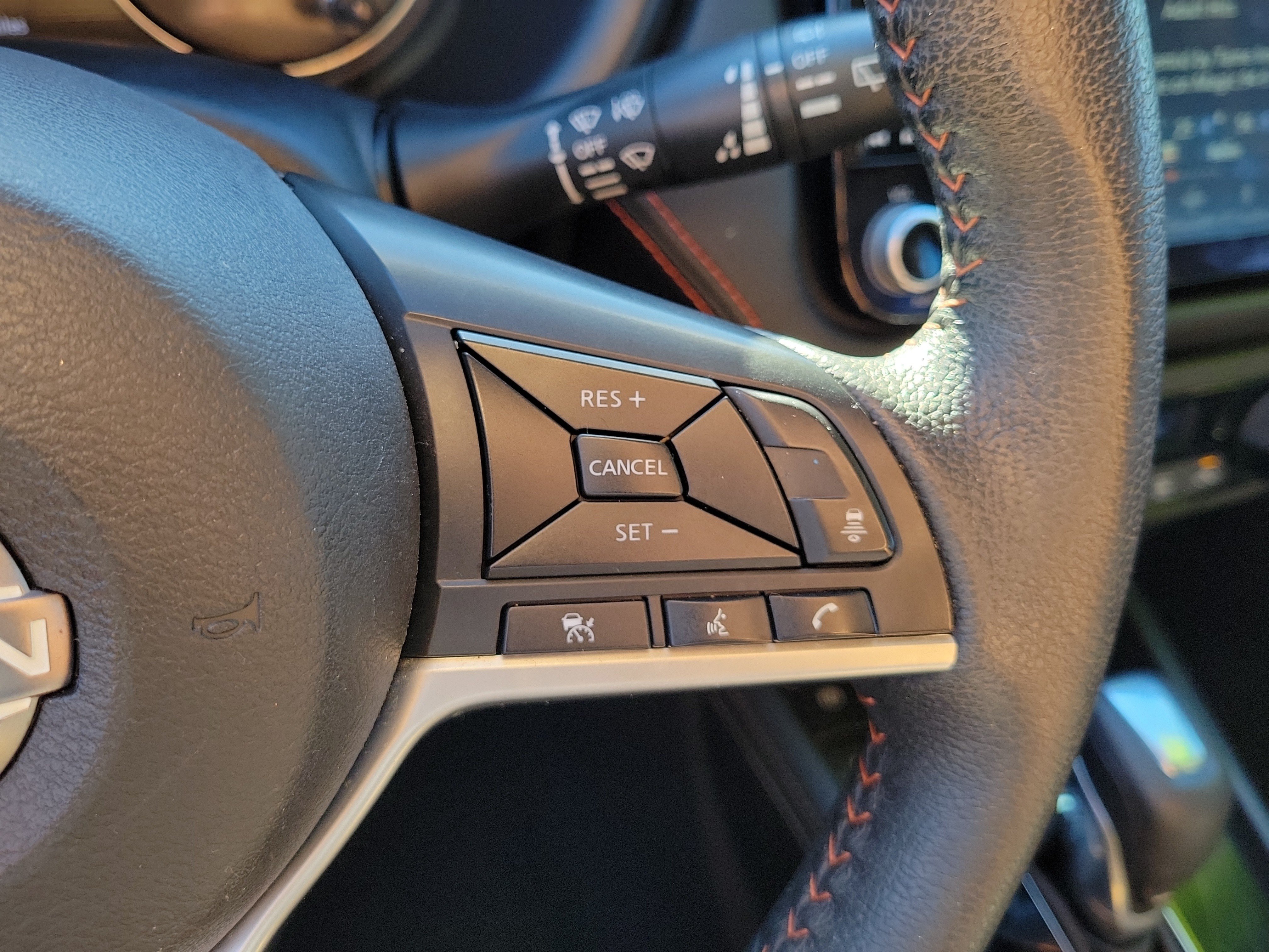 Certified 2024 Nissan Kicks SR FWD image 23