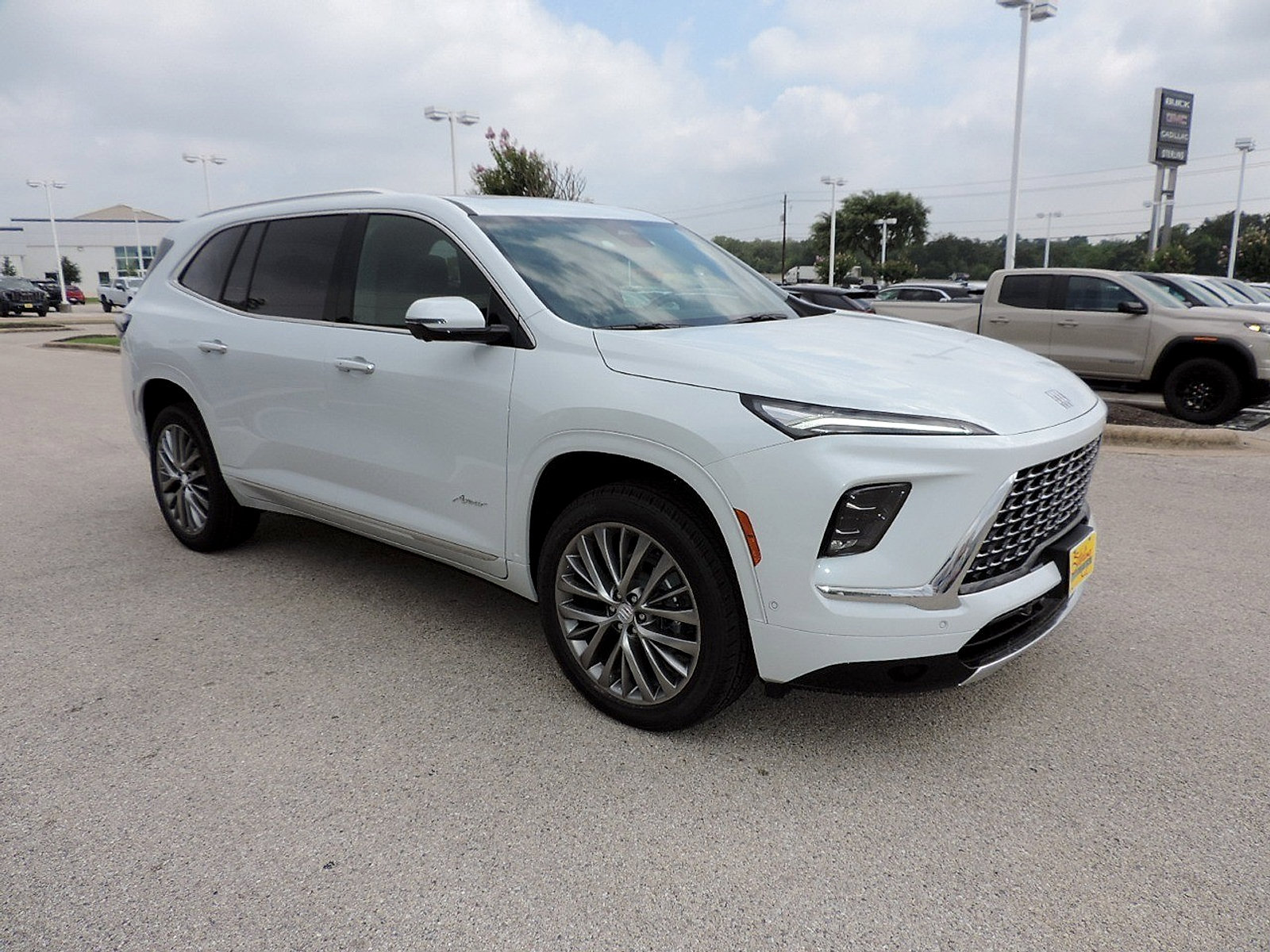 New 2026 Buick Enclave Avenir w/ Super Cruise Package FWD image 3