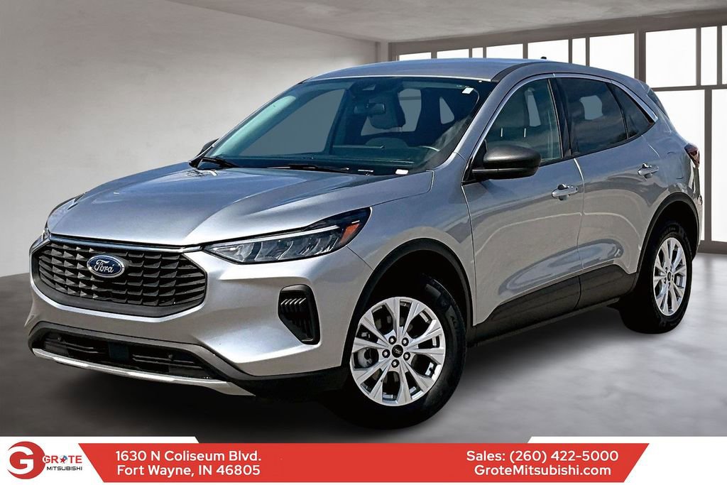 Used 2023 Ford Escape Active w/ Tech Pack #1 AWD/4WD image 1