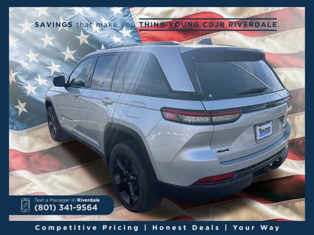 Used 2025 Jeep Grand Cherokee Limited w/ Black Appearance Package image 4