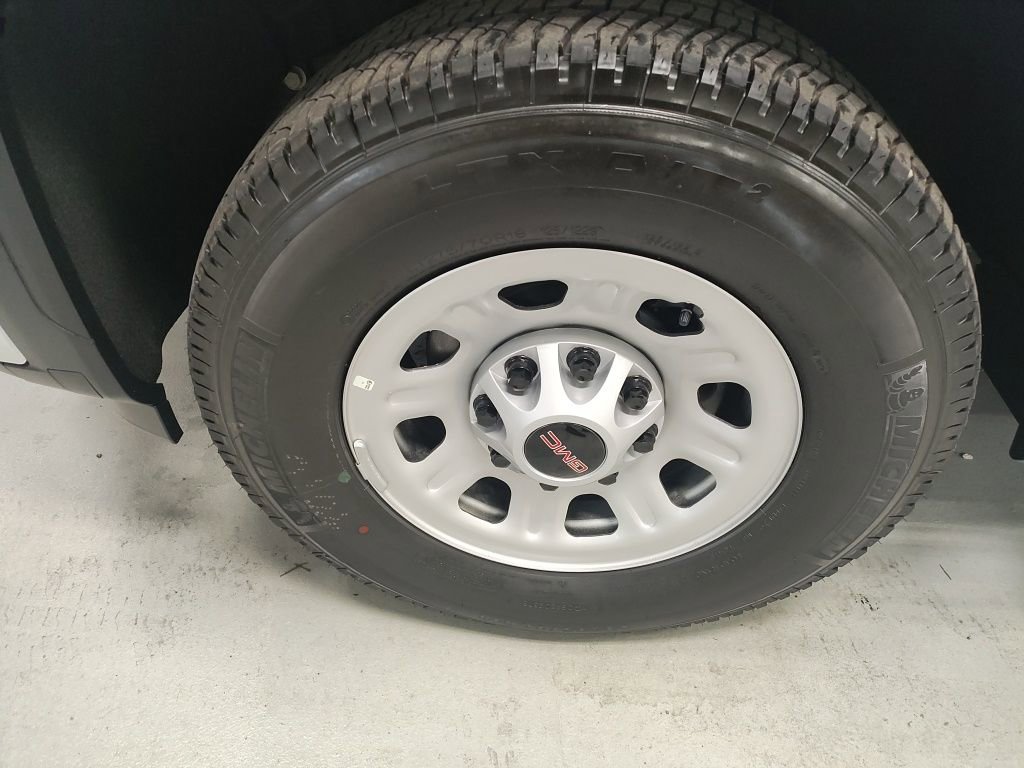 New 2025 GMC Sierra 2500 Pro w/ Convenience Package image 13