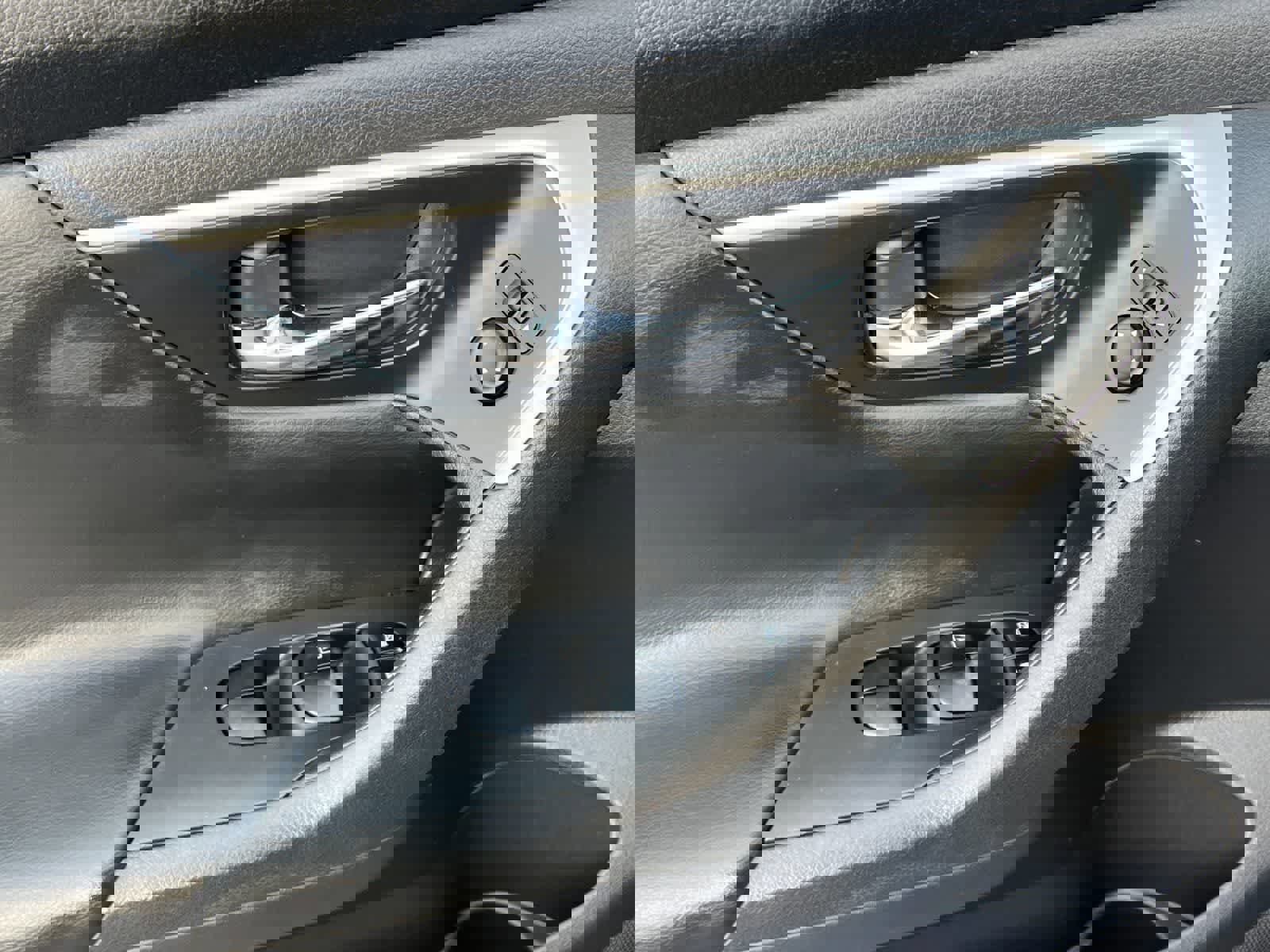 Used 2017 Nissan Altima 2.5 SV w/ Interior Lighting Package image 13