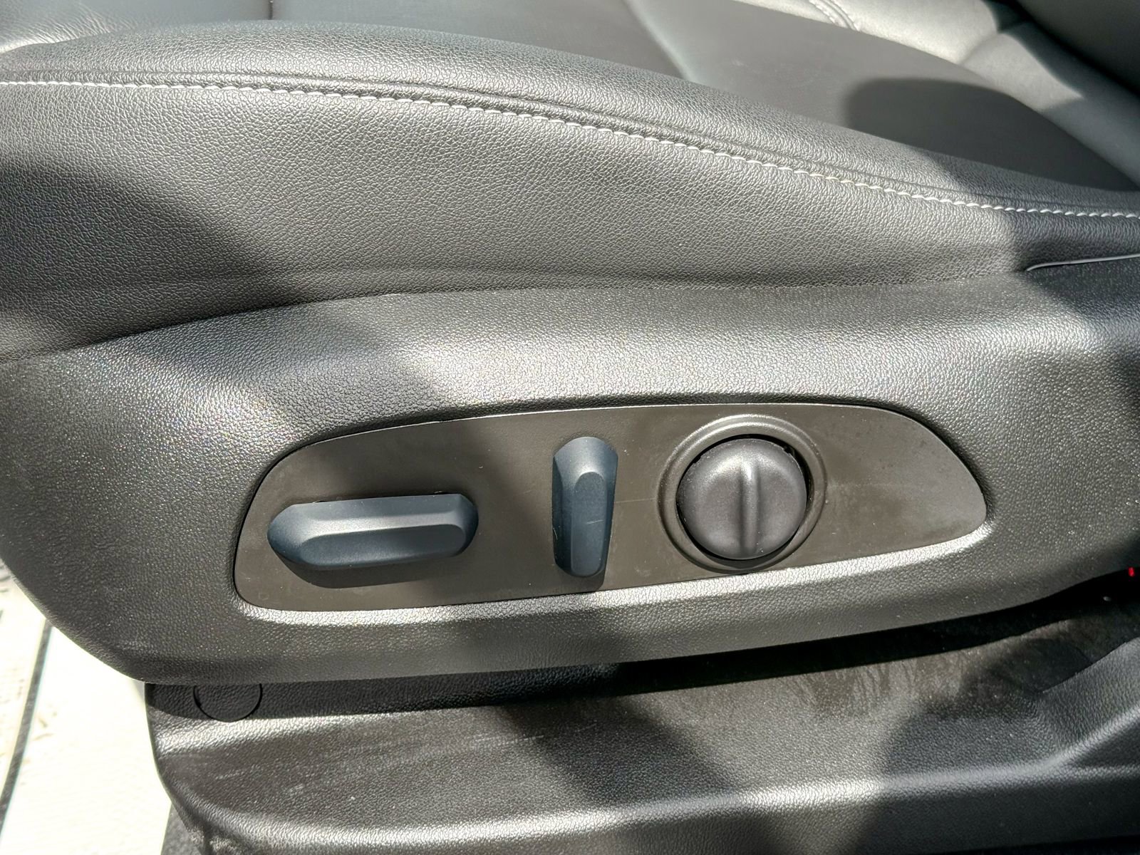 Used 2023 Chevrolet Blazer LT w/ Sound & Technology Package image 18