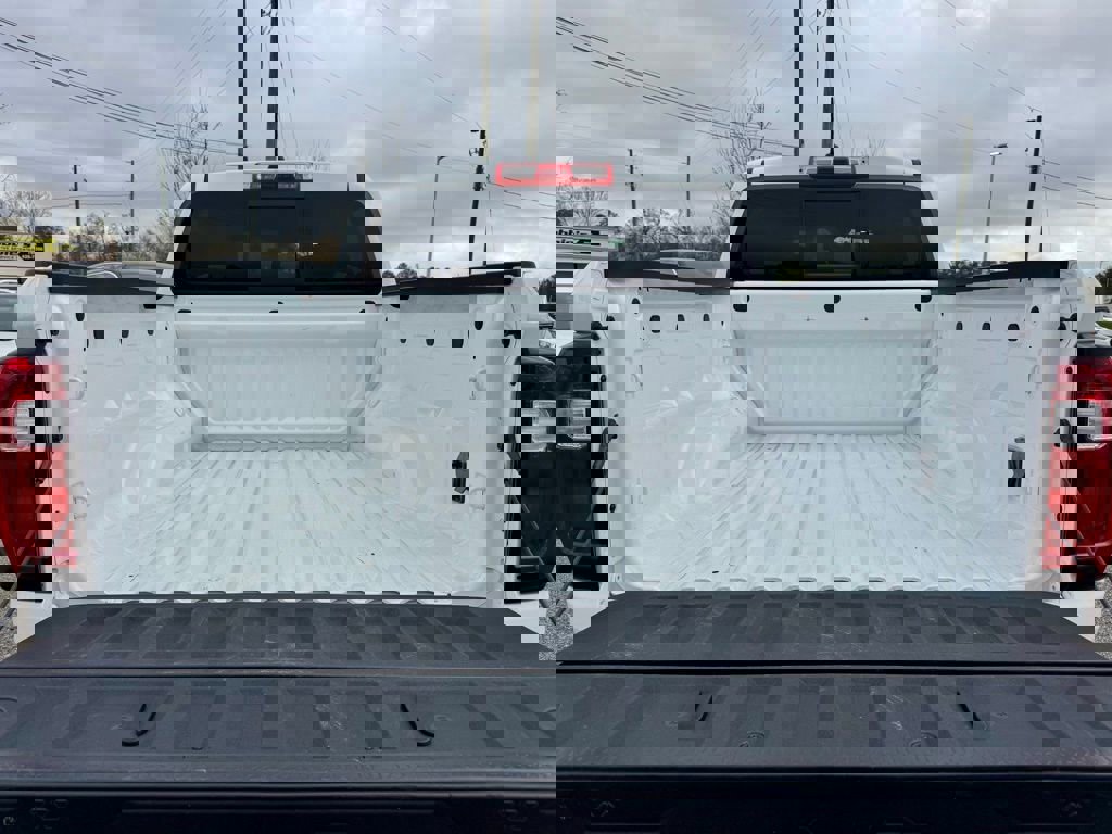 Used 2024 GMC Canyon Elevation w/ Convenience Package image 8