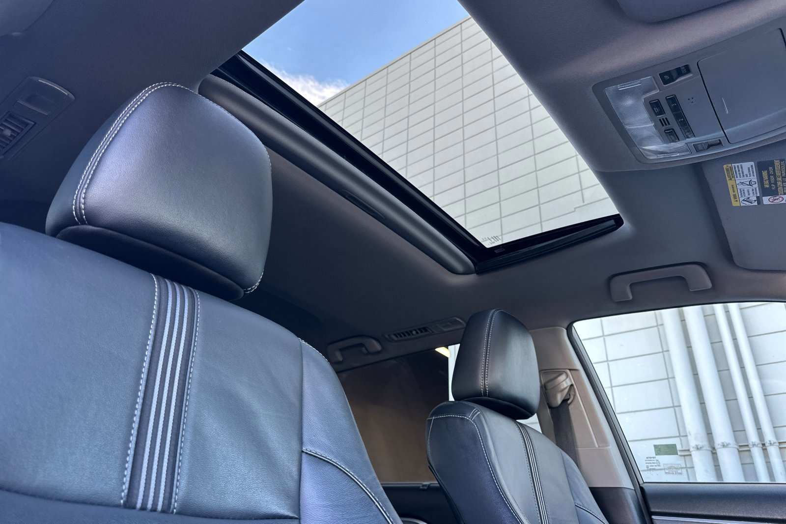 Certified 2017 Toyota Highlander SE image 18