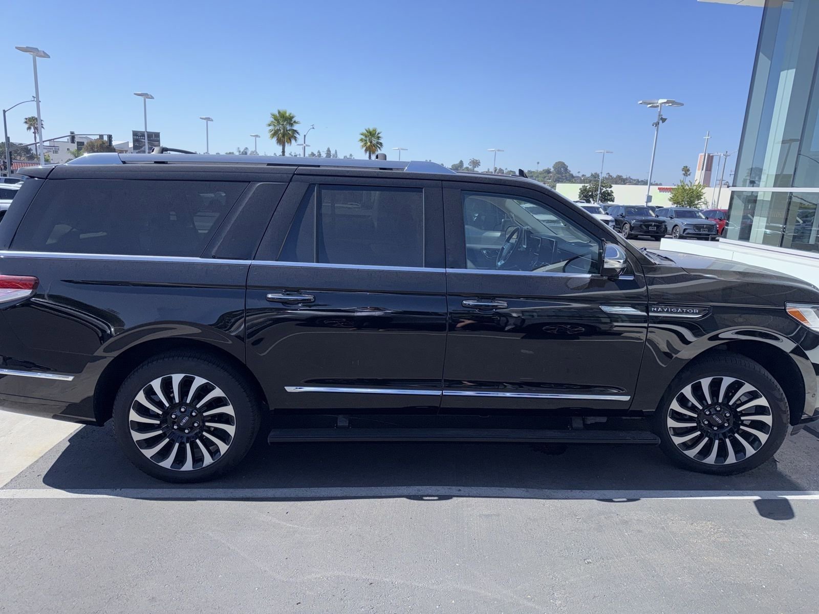 Certified 2023 Lincoln Navigator L Black Label AWD/4WD image 5
