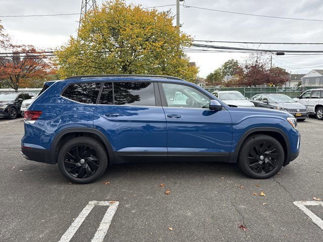 Used 2025 Volkswagen Atlas SE w/ Black Wheel Package AWD/4WD image 5