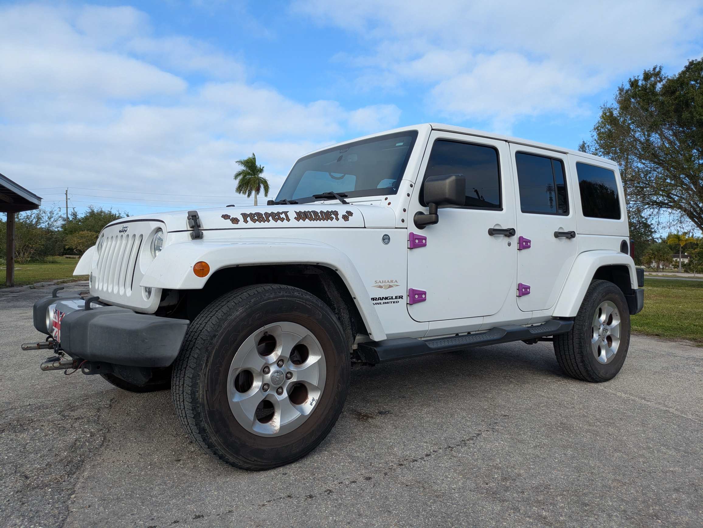 Used 2015 Jeep Wrangler Unlimited Sahara w/ Dual Top Group AWD/4WD image 8