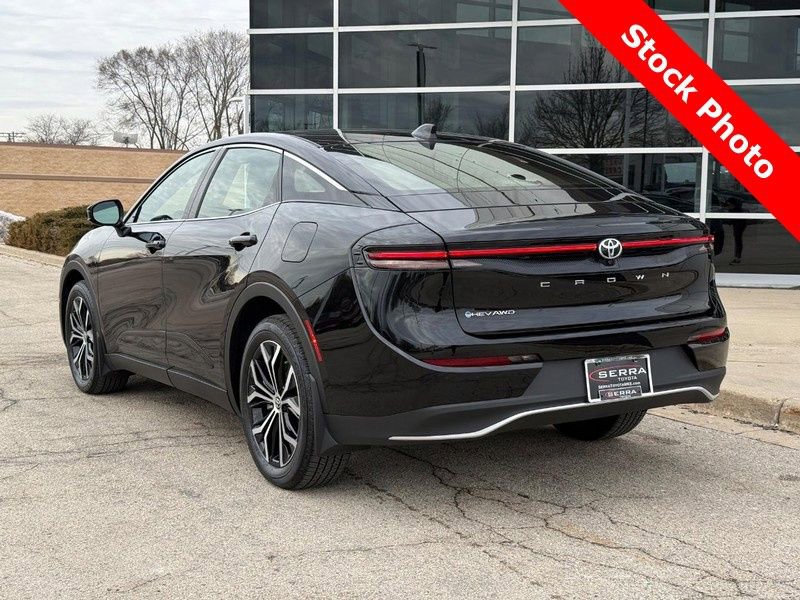 Used 2026 Toyota Crown XLE image 5