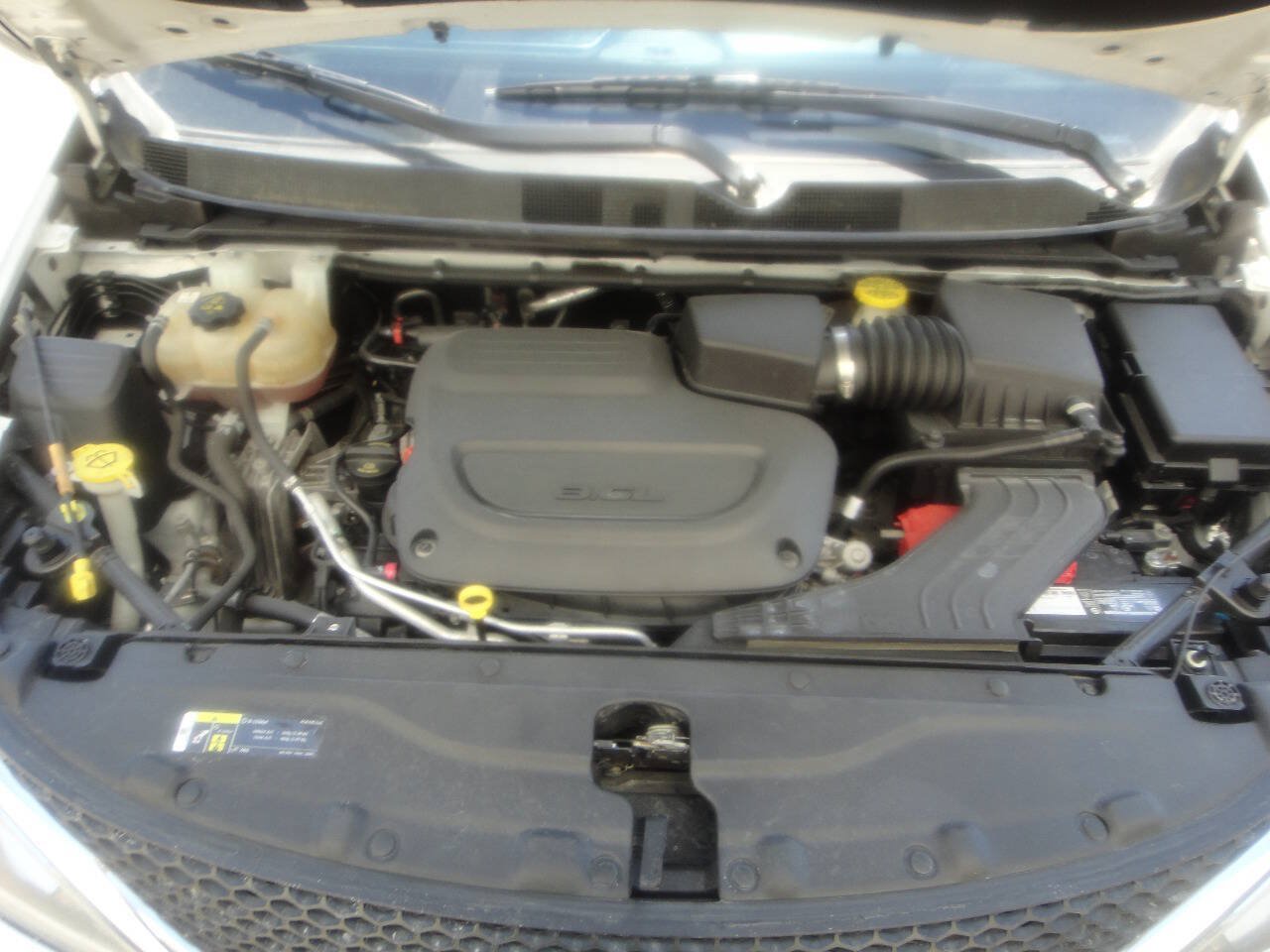 Used 2020 Chrysler Pacifica Touring-L FWD image 15