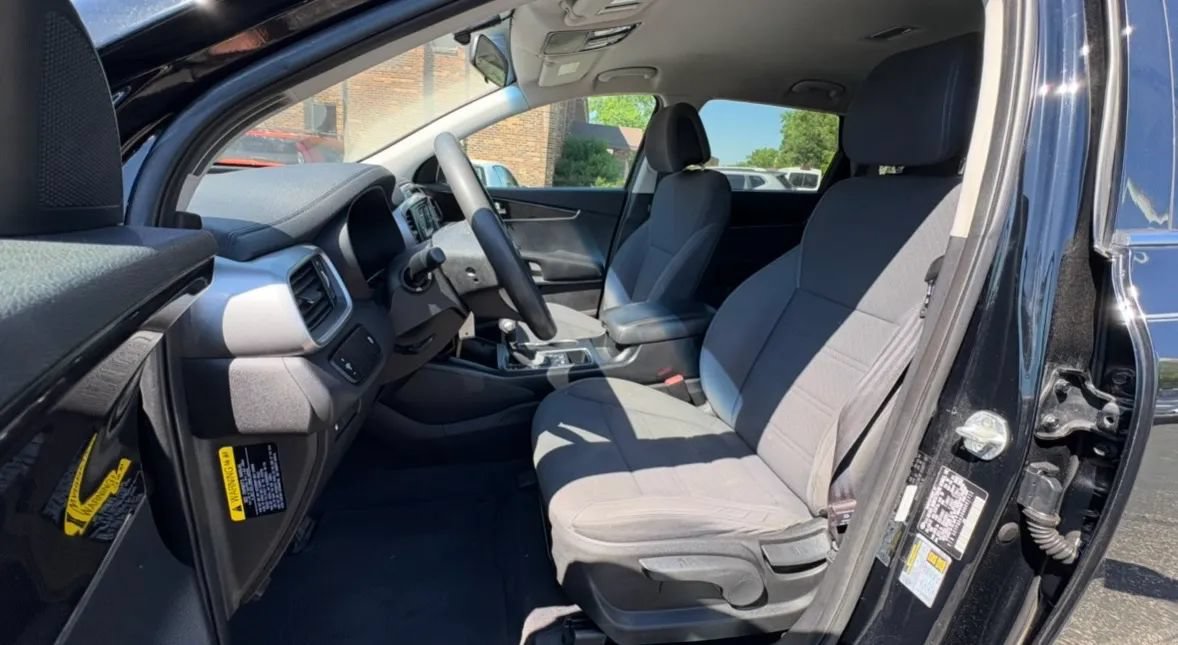 Used 2016 Kia Sorento AWD image 6