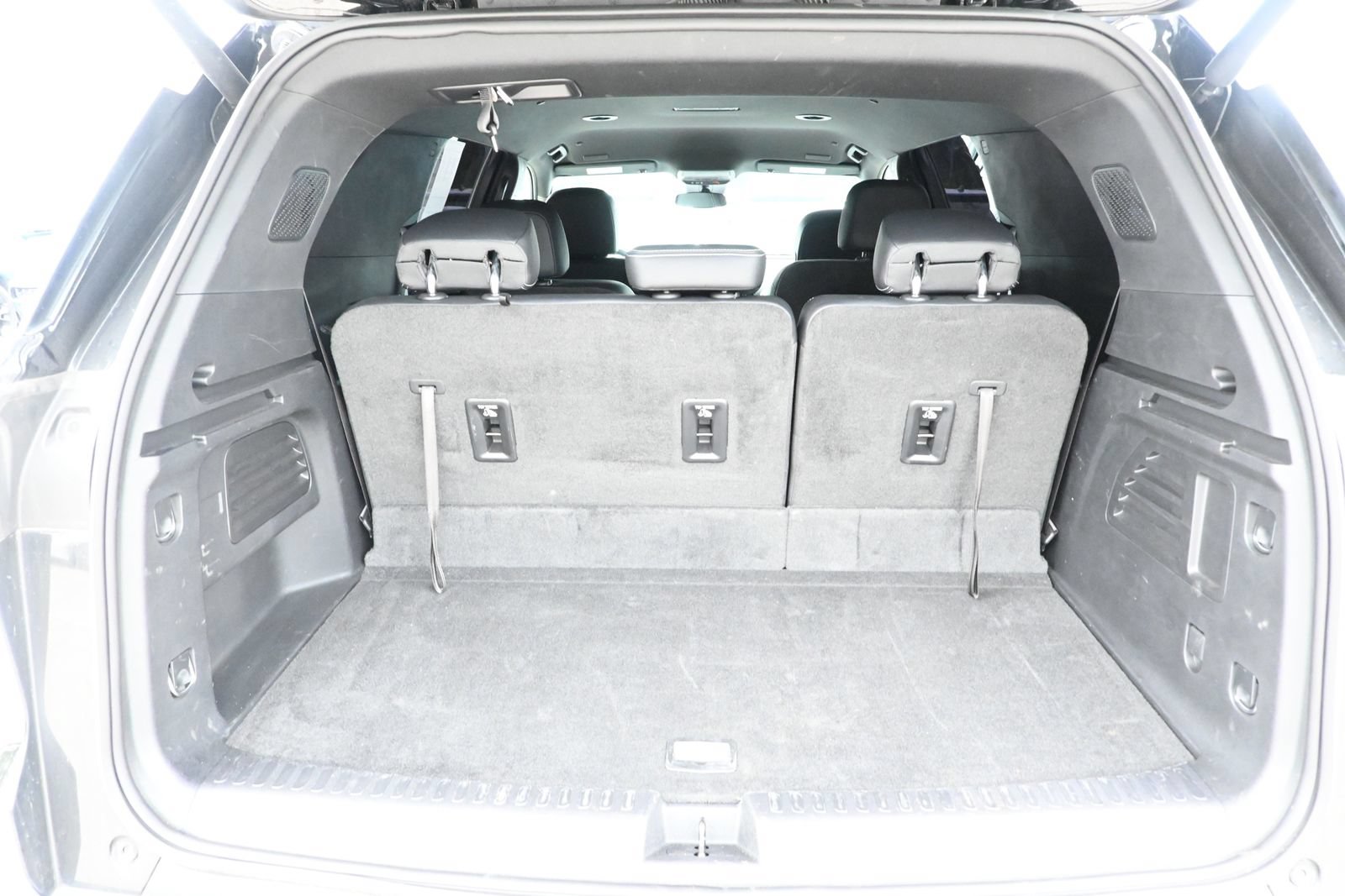 Used 2025 Chevrolet Traverse LT FWD image 34