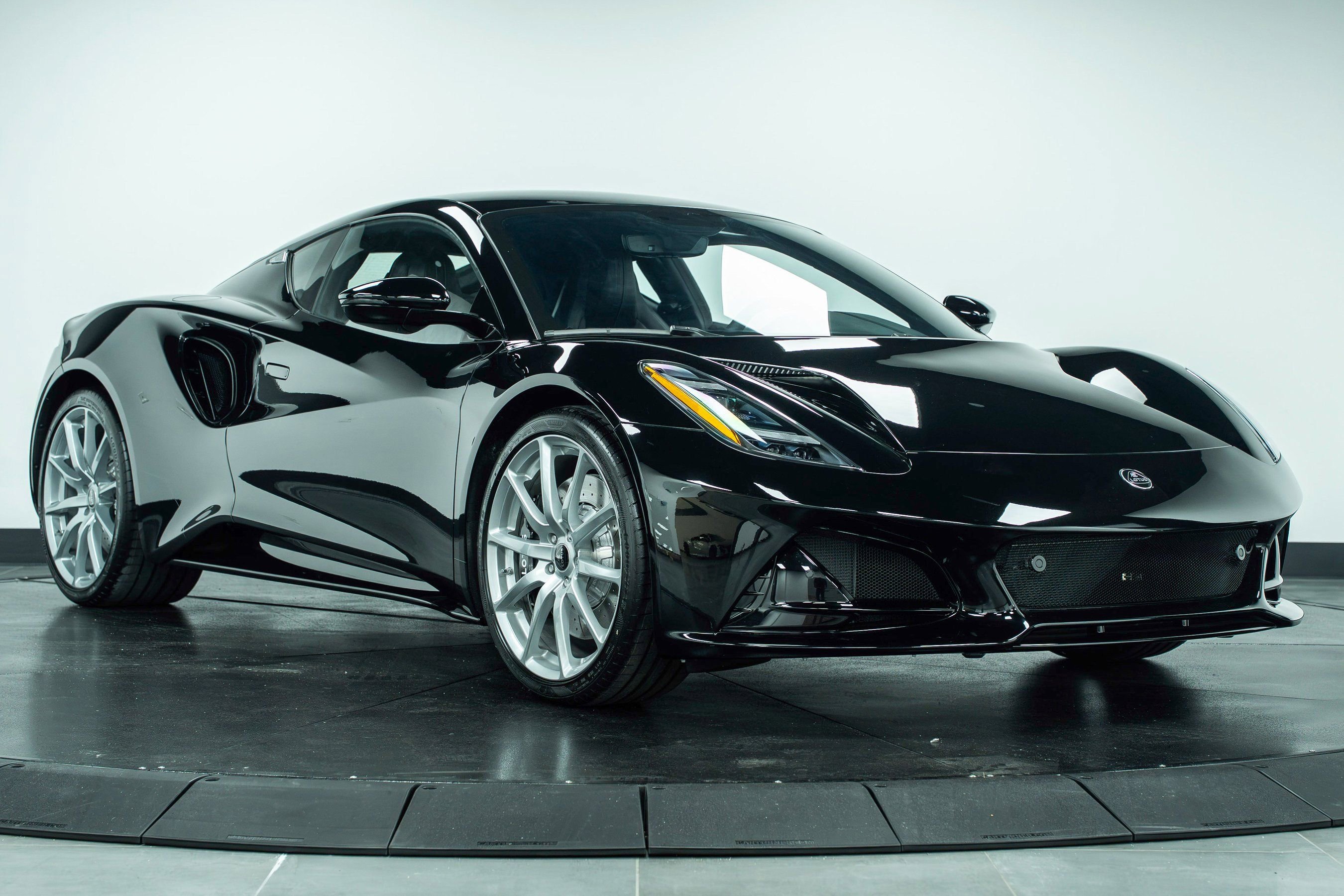 New 2025 Lotus Emira image 32