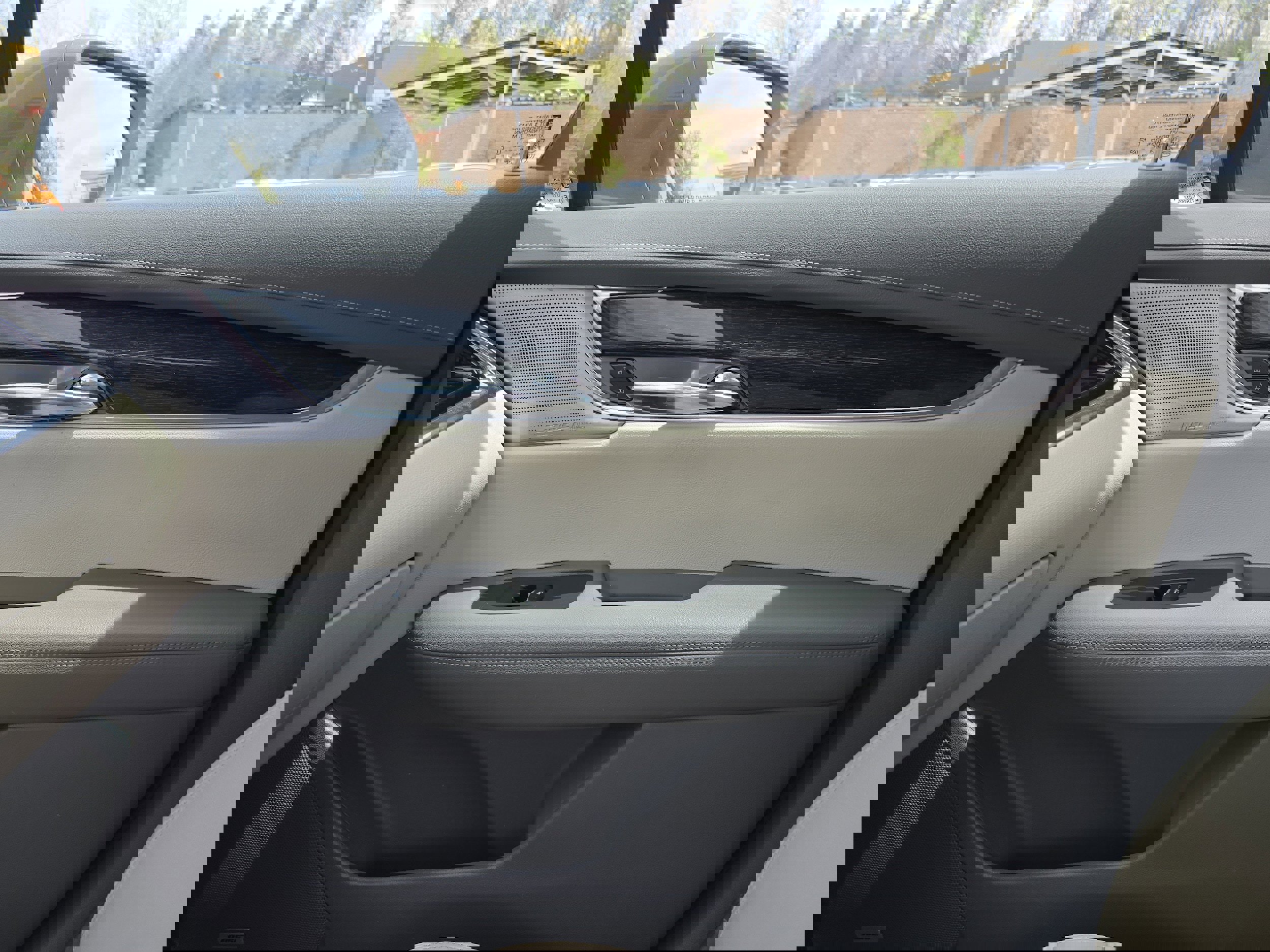 Used 2020 Cadillac XT6 Premium Luxury image 17