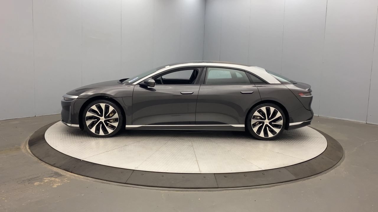 Used 2024 Lucid Air Touring AWD/4WD image 2