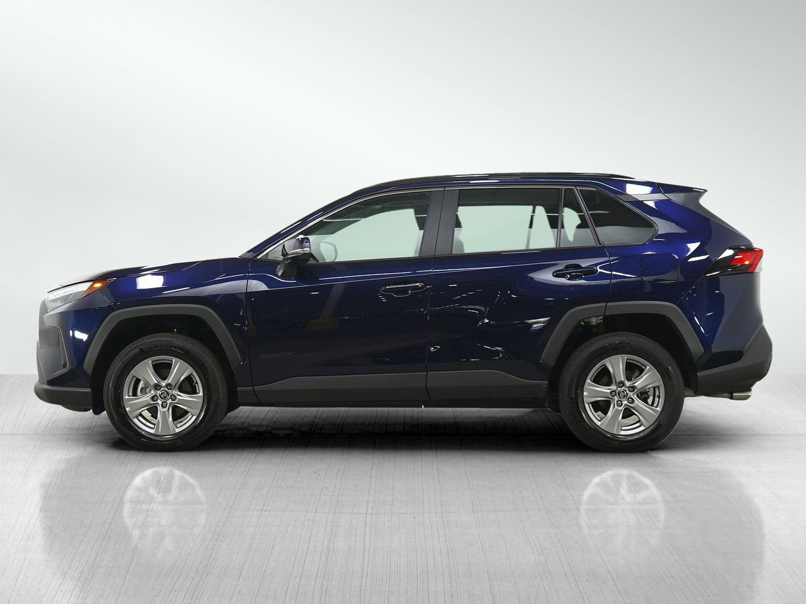 Used 2025 Toyota RAV4 XLE w/ Convenience Package AWD/4WD image 2