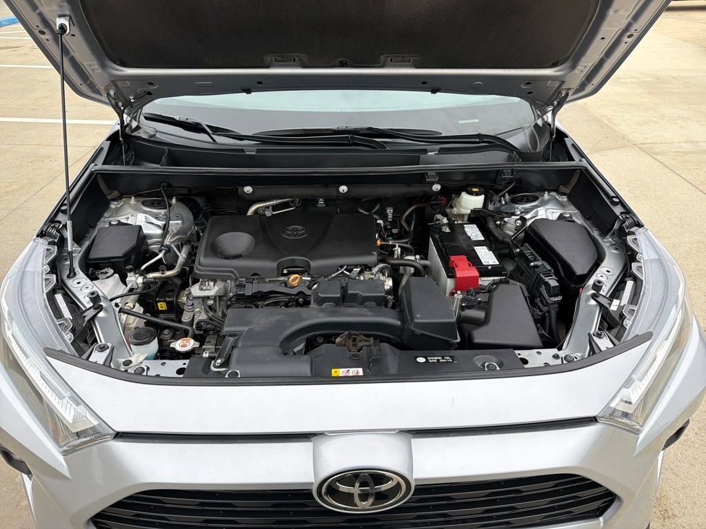 Used 2022 Toyota RAV4 XLE Premium AWD/4WD image 22