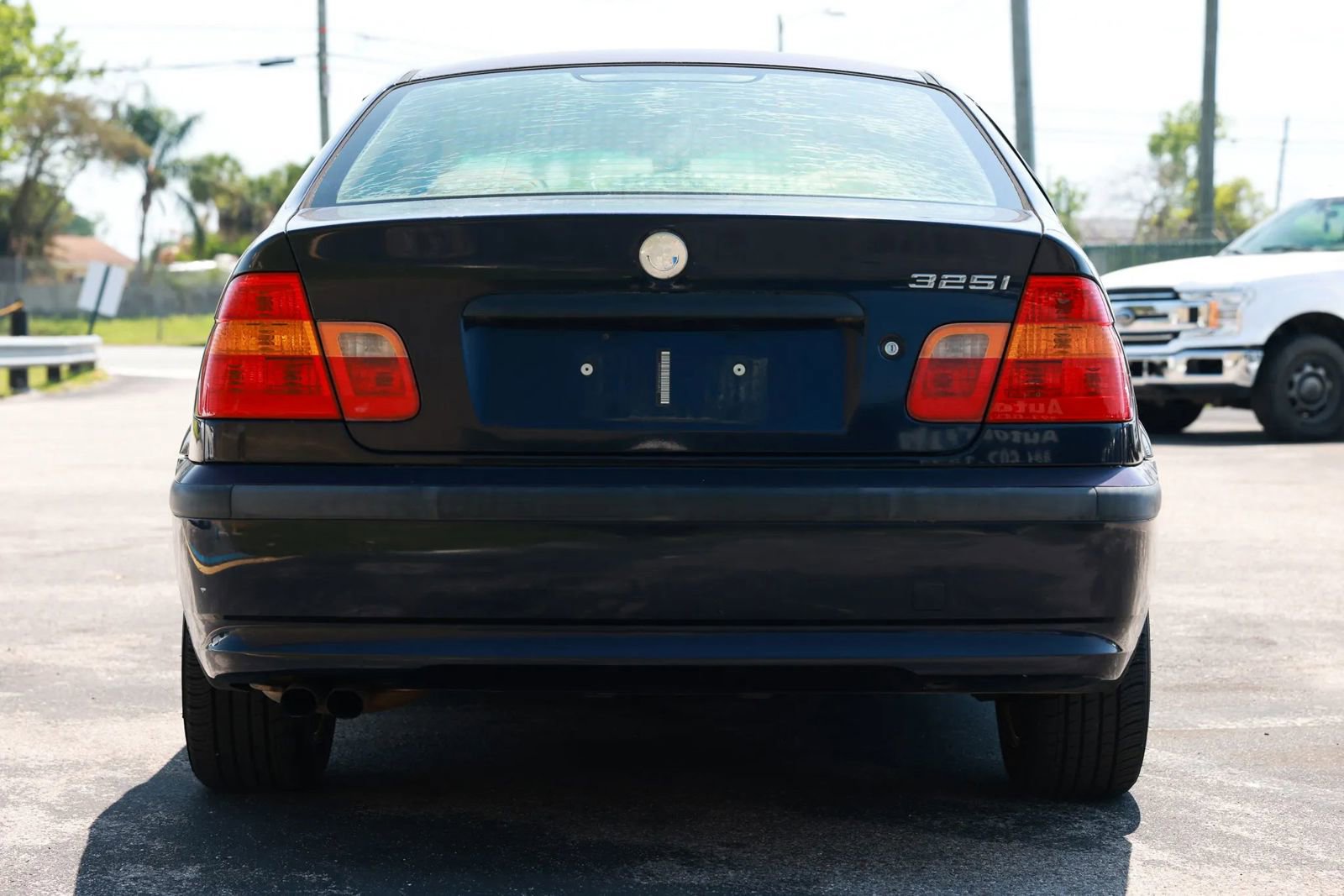 Used 2005 BMW 325i Sedan RWD image 4