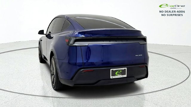 Used 2026 Tesla Model Y AWD image 7