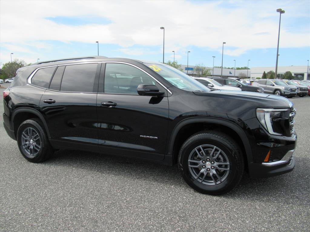 Used 2025 GMC Acadia Elevation image 2