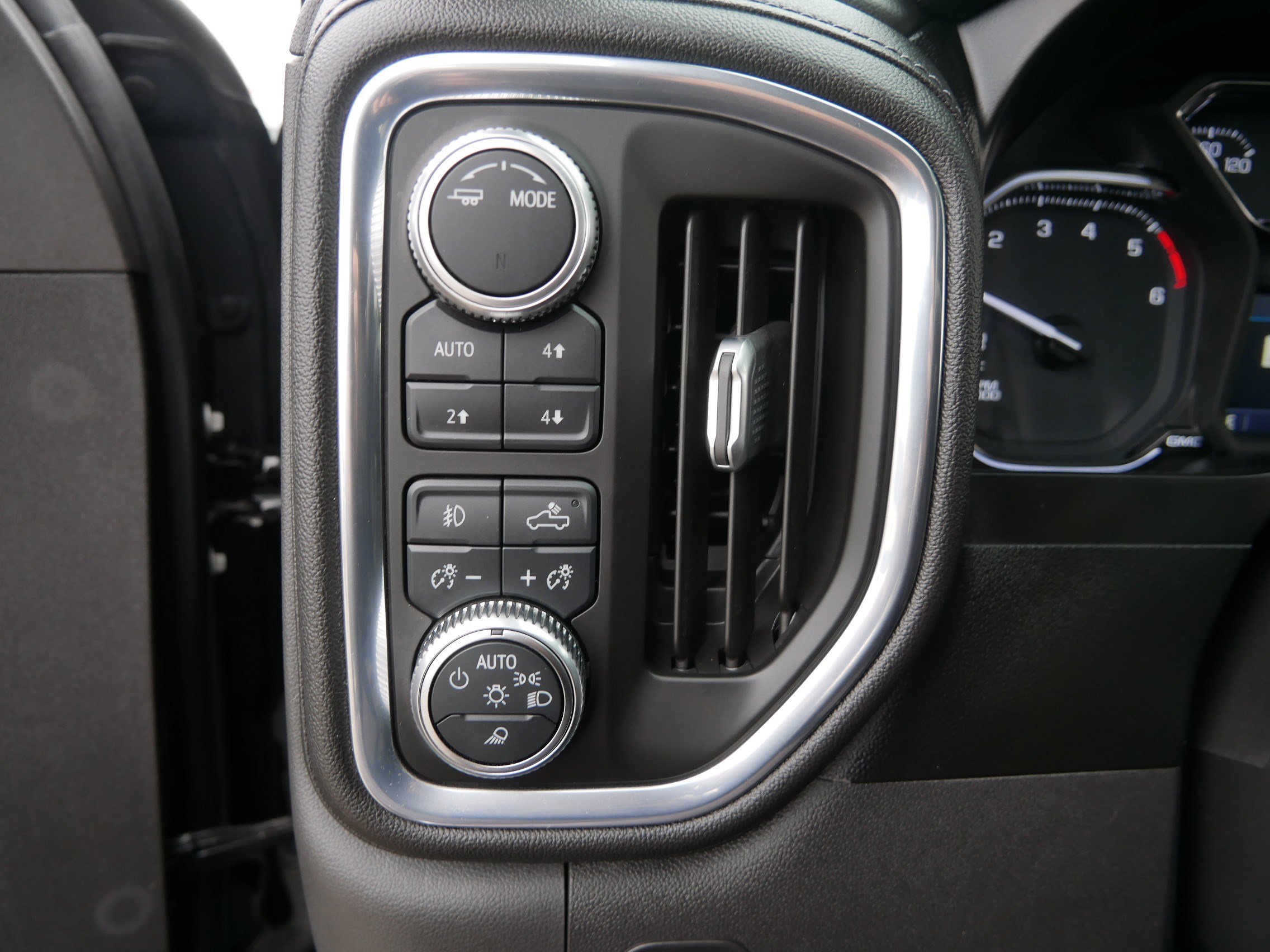 Used 2021 GMC Sierra 1500 SLT w/ SLT Premium Plus Package AWD/4WD image 26
