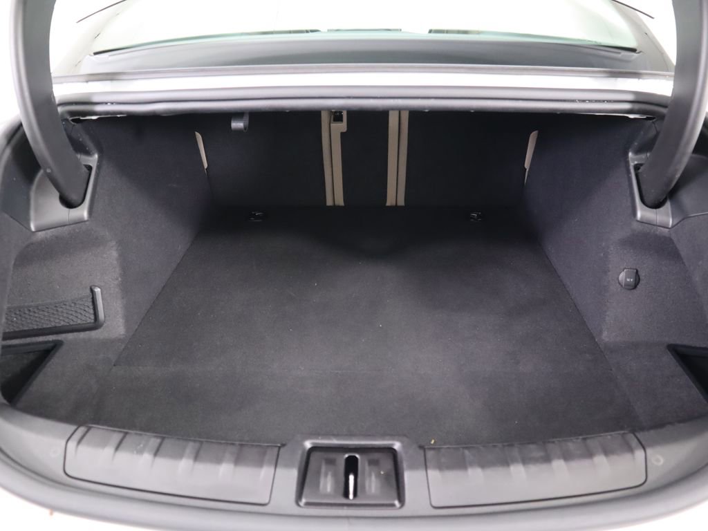 Used 2021 Porsche Taycan image 29