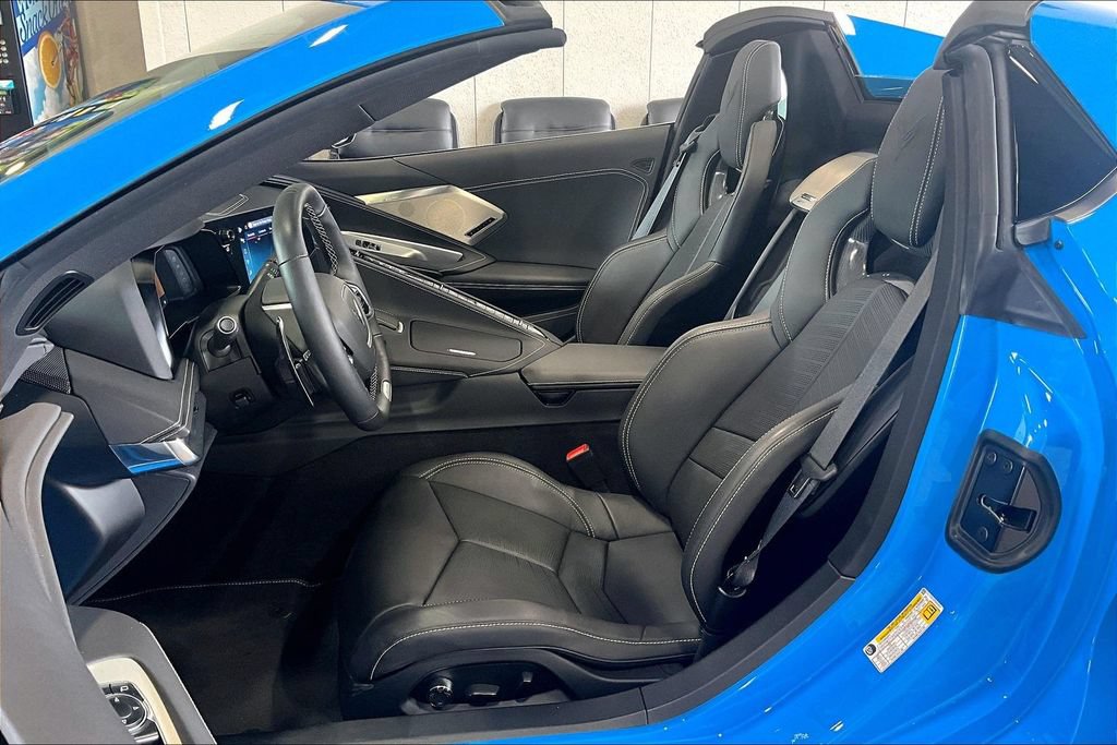 Used 2024 Chevrolet Corvette Z06 RWD image 3